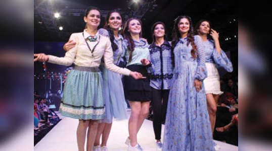 day 2 designers showcase their collection at delhi times pcj india showcase week 2017
