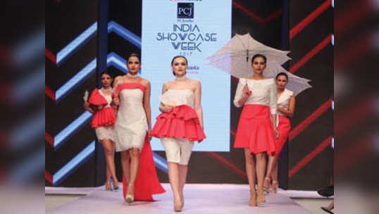 students of fashionista open day 2 of delhi times pcj india showcase week 2017