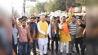 सड़कों पर उतरे Chhattisgarh BJP के कद्दावर नेता, जानें क्यों रोक दी मोहन मरकाम की गाड़ी
