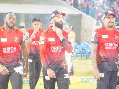 Bangladesh Premier League : ফাইনাল ম্যাচ ইওর পারফর্ম..., বাংলাদেশি ইংরেজি শুনে ব্যোমকে গেলেন রাসেল-নারিনরা