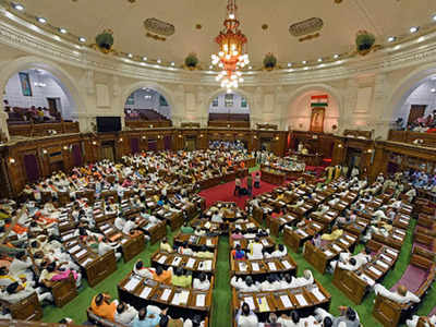 UP विधानमंडल का Budget Session कल से होगा शुरू, कानपुर आत्मदाह कांड पर Yogi सरकार को घेरने की तैयारी में विपक्ष
