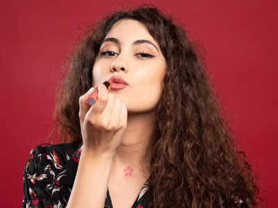 Lipstick For Brown Skin: ये 5 लिप्स्टिक शेड्स ब्राउन स्किन टोन के लिए हैं बेस्ट, देंगी सबसे खूबसूरत और एक्सप्रेसिव लुक