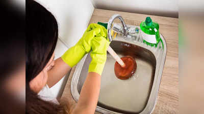 Kitchen Tips : किचन सिंकमधून पाणी हळूहळू जातंय, ब्लॉक झालंय, रोजच्या त्रासावर घरगुती रामबाण उपाय