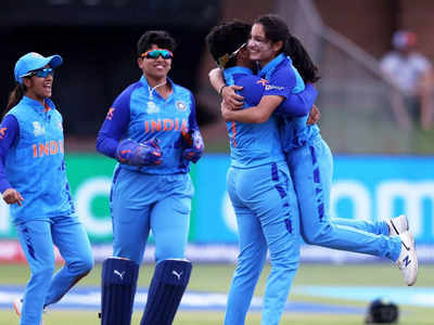 पाऊल पडते पुढे.... भारत T 20 World Cup च्या सेमी फायनलमध्ये दाखल, आयर्लंडवर विजय