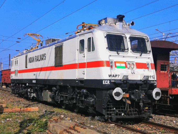 Indian Railways: হোলির আগে একগুচ্ছ ট্রেন বাতিল করল ভারতীয় রেল! দূরপাল্লার যাত্রীদের বড় ভোগান্তির আশঙ্কা