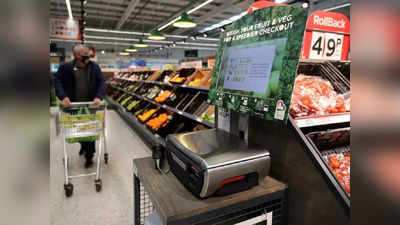 UK Tomato Shortage: બ્રિટનમાં એક ગ્રાહક ખરીદી શકશે માત્ર બે ટામેટાં અને બે કાકડી, કેમ મૂકાયો આ અંકુશ?