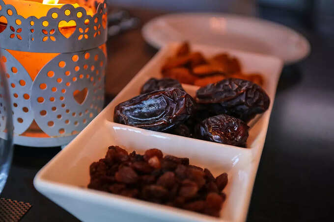 Eat dates Eat dates
