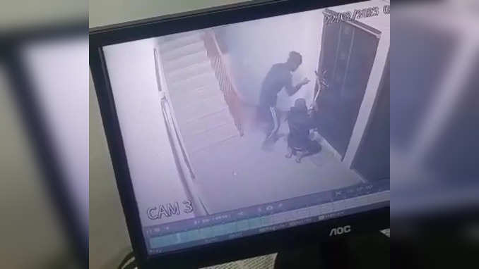 Patna News : पटना के फ्लैट में चोरी की वारदात सीसीटीवी कैमरे में कैद, देखिए वीडियो