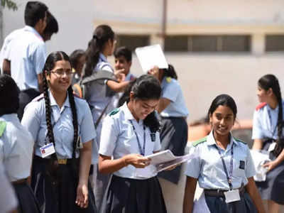 Madhyamik Exam 2023: কড়া নজরদারিতে শুরু মাধ্যমিক, কেমন হল প্রথম দিনের পরীক্ষা?