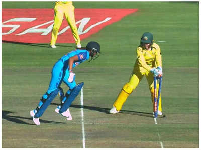 T20 WC: సెమీస్‌లో పోరాడి ఓడిన అమ్మాయిలు.. మలుపు తిప్పిన హర్మన్ రనౌట్