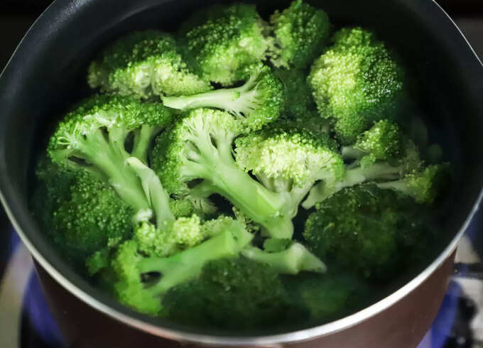 Place the broccoli Place the broccoli