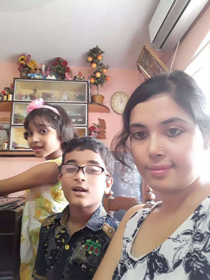 sagarika with her kids