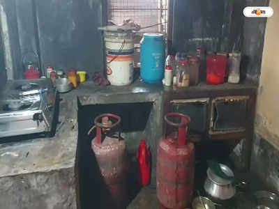 Gas Cylinder Blast : রান্নার গ্যাস চেক করতে গিয়ে বিপত্তি! অগ্নিদ্বগ্ধ ডেলিভারি বয় সহ ৩