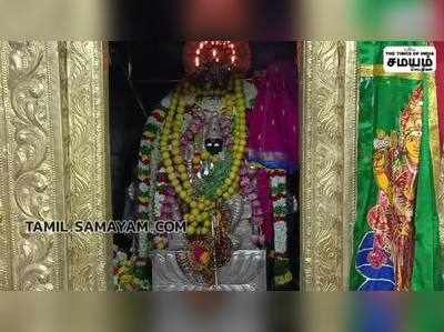 விளாத்திகுளம்  பெத்தனாச்சி பெரியாண்டவர் கோவிலில் பூக்குழி இறங்கி நேர்த்திக்கடன் செலுத்திய பக்தர்கள்!