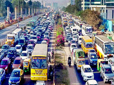 Bengaluru Traffic: ಯಲಹಂಕದಲ್ಲಿ ಒಂದೂವರೆ ವರ್ಷದಿಂದ ನಡೆಯುತ್ತಿರುವ ಮೇಲ್ಸೇತುವೆ ಕಾಮಗಾರಿ, ಈ ವರ್ಷವೂ ಮುಗಿಯಲ್ಲ-ವಾಹನ ದಟ್ಟಣೆಗೆ ಜನ ಹೈರಾಣು!