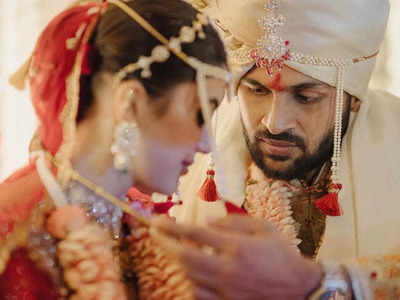 Shardul Thakur Mittali Photos: शार्दुल ठाकुर ने शेयर कीं शादी की तस्वीरें, वाइफ मिताली को यूं निहारते नजर आए