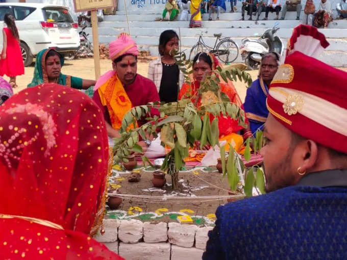 सुबह 10 बजे से था कार्यक्रम 