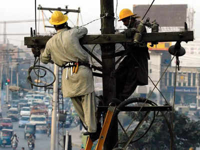 Pakistan News: पाकिस्तान ने गरीब अवाम को दिया महंगी बिजली का झटका, IMF के कर्ज के लिए लगाया सरचार्ज 