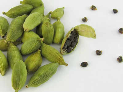 Cardamom Benefits: ఆస్తమా పేషెంట్స్‌ యాలకులు ఇలా తీసుకుంటే.. లక్షణాలు తగ్గుతాయ్‌..!