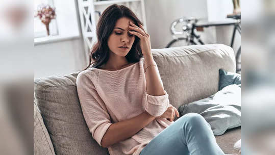 Menstrual Migraine : పీరియడ్స్ టైమ్‌లో తలనొప్పిగా ఉందా.. కారణాలివే..