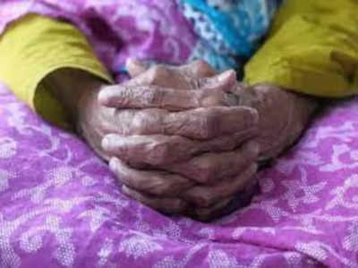 Karnataka News: 60 साल की बुजुर्ग महिला ने 2 लोगों से घर छोड़ने के लिए मांगी मदद, सुनसान जगह ले जाकर की दरिंदगी