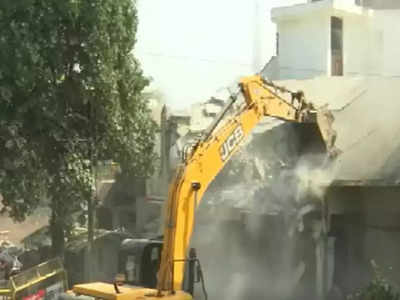 UP Demolition Drive: ಉತ್ತರ ಪ್ರದೇಶದಲ್ಲಿ ಗೂಂಡಾಗಳ ವಿರುದ್ಧ ಮತ್ತೆ ಅಬ್ಬರಿಸಿದ ‘ಬುಲ್ಡೋಜರ್ ಬಾಬಾ’!