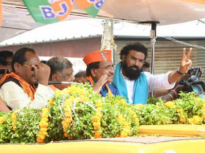 Sriramulu On DK Shivakumar- ಬೇಲ್ ಮೇಲೆ ಹೊರಗಿರುವ ಡಿಕೆ ಶಿವಕುಮಾರ್ ಗೆ ಬಿಜೆಪಿ ವಿರುದ್ಧ ಇಲ್ಲ ಸಲ್ಲದ ಆರೋಪ ಮಾಡುವ ನೈತಿಕತೆ ಇಲ್ಲ