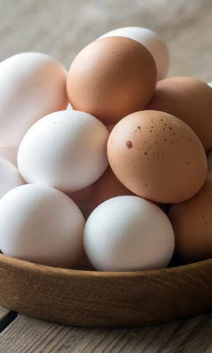 अंडी खाताना या चुका केल्यात तर वजन वाढेल...                                         