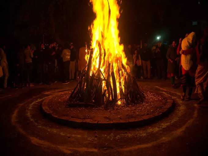 holika dahan 2023