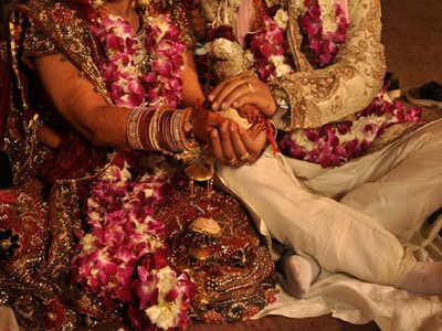 પિતા બીજા લગ્ન કરતા દીકરી પોલીસ સ્ટેશન પહોંચી, રડતા રડતા કહ્યું આ લગ્ન અટકાવો