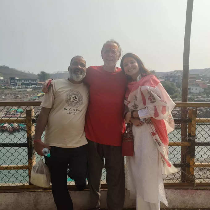 Anushka Sharma With Krishna Das