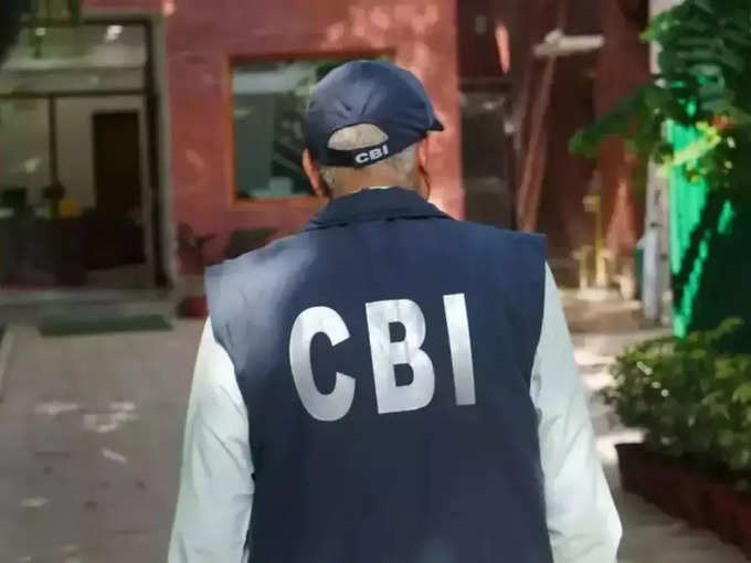 ​​दिल्ली शराब घोटाला: सिसोदिया के करीबियों से पूछताछ कर रही CBI​