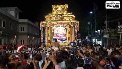 காமாட்சியம்மன் கோவில் தங்க காமகோட்டி விமானத்தில் காமாட்சியம்மன் அருள்பாலிப்பு