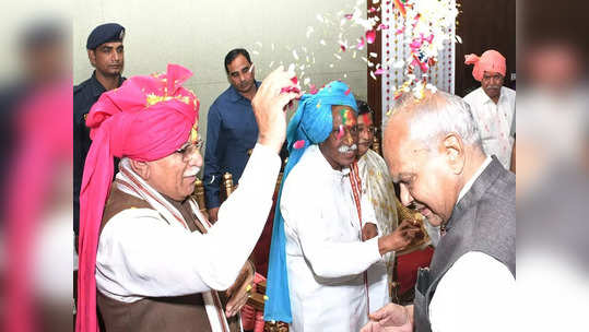 Haryana Politics: मई और अक्टूबर में भी मनानी है होली... CM खट्टर ने होली मिलन उत्सव में किया चुनावी शंखनाद