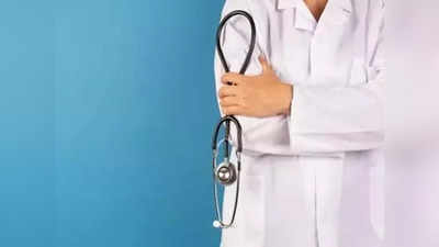 West Bengal Doctors: বেসরকারি ক্লিনিক-হাসপাতালে ডাক্তার দেখাতে একবার ফি দিলেই ১৫ দিন ফ্রি, জারি নির্দেশিকা