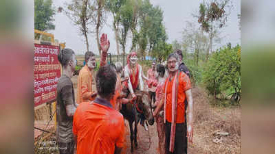 भीतीने अन्य जावई फरार, एकाला सापळा रचून पकडलं अन् नंतर गाढवावरून धिंड: नगरमध्ये जपली अनोखी प्रथा