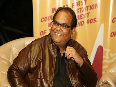 Satish Kaushik જે ફાર્મહાઉસમાં રોકાયા હતા ત્યાં દિલ્હી પોલીસે કરી તપાસ, મળી આવી કેટલીક દવા!