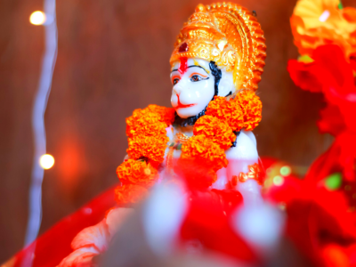 Hanuman Idol: ಹನುಮಂತನೇ ಇಲ್ಲಿ ತೆಂಗಿನಕಾಯಿ ಒಡೆದು, ಪ್ರಸಾದ ನೀಡುತ್ತಾನೆ.. ವಿಡಿಯೋ ನೋಡಿ.