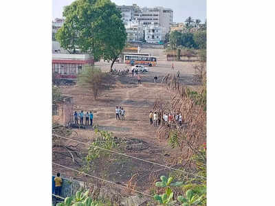 तहान लागली पाणी पिऊन येतो, वडिलांना सांगून बसमधून उतरला, अनं थोड्यावेळात मृतदेहच सापडला