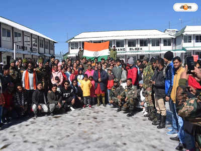 Snowfall In Changu Lake Update : তুষারপাতে আটকে পড়া পর্যটকদের ফেরাল সেনা