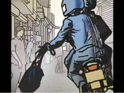 Gorakhpur News: पुलिस फोर्स के सामने बेखौफ बाइक सवारों ने महिला से लूटा पर्स, गोरखपुर दौरे पर थे सीएम योगी