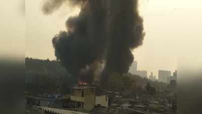 मुंबई के मलाड इलाके में लगी भीषण आग.... 20 सिलेंडर फटने से हजारों घर चपेट में, अब तक एक की मौत