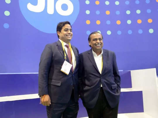 Jio Plus Family Plans:જિયો ફરીથી ફ્રીમાં ડેટા-કોલિંગ આપી રહ્યું છે! પ્લસમાં અપગ્રેડ કરો અને આટલા મહિના ફ્રી સુવિધા મળશે 