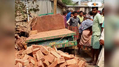 Purba Medinipur Accident : লরির সঙ্গে ভ্যানের সংঘর্ষ জখম কিশোর, রাস্তা থেকে কাটা হাত তুলেই হাসপাতালে ছুটল পুলিশ