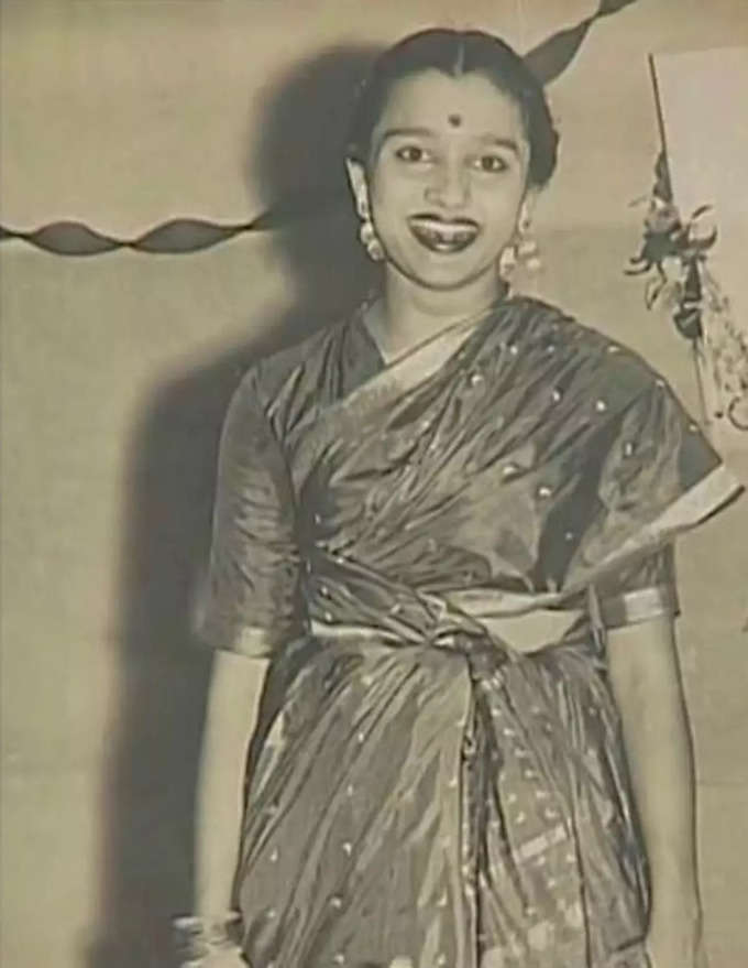 asha parekh young