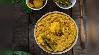 Bengali Khichuri: বাঙালির খিচুড়িতে মিশে থাকে বৃষ্টির গন্ধ, তাই তো আজ লাঞ্চের ‘মেনু’ নিয়ে নেই কোনও ধন্ধ!