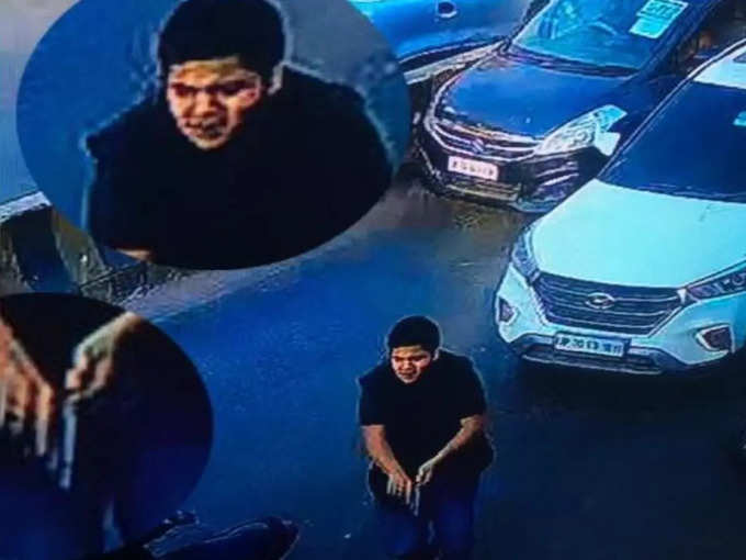 ​CCTV में गोली चलाता कैद हुआ तीसरा बेटा असद​