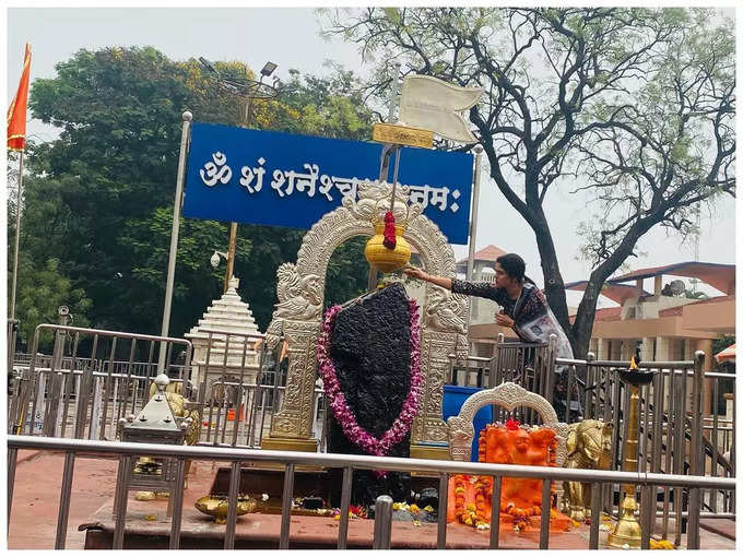 శిరిడీ వెళ్లిన బ్రహ్మముడి రుద్రాణి.. అక్కడ విలనిజం, ఇక్కడ భక్తి యోగం!