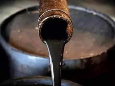 Crude Oil Price: এক বছরে সর্বনিম্ন কাঁচা জ্বালানির দাম! কলকাতায় আজ পেট্রল কত?
