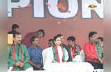 Mamata Banerjee : মোহনবাগানের জয় উদযাপনে মমতা, ফুটবলরা পেলেন মিষ্টির হাঁড়ি! দেখুন ছবি